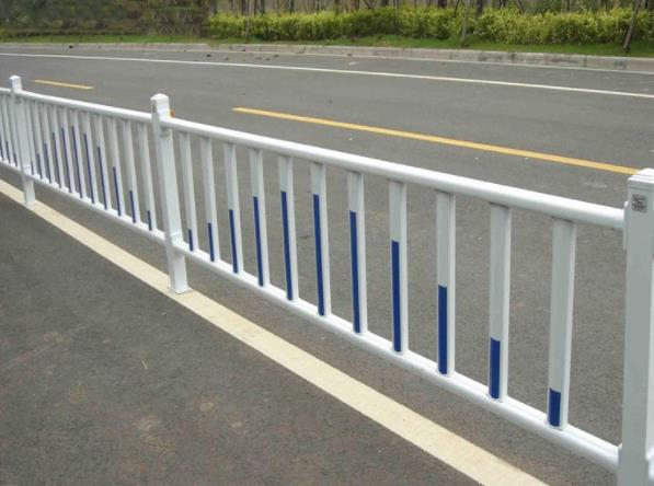和平公路护栏